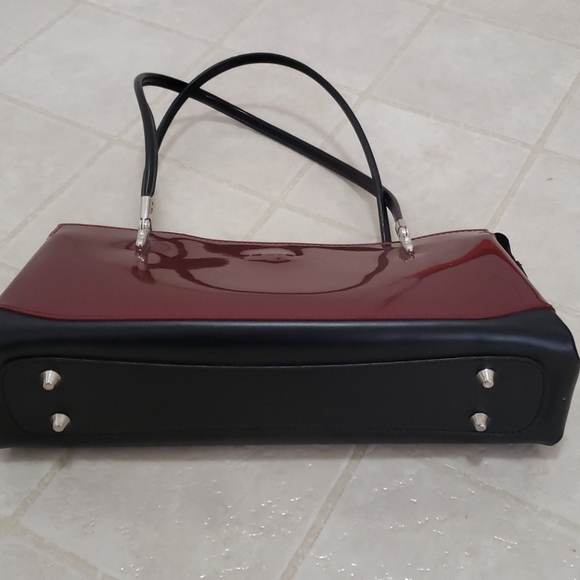 Red Beijo purse - Picture 4 of 8